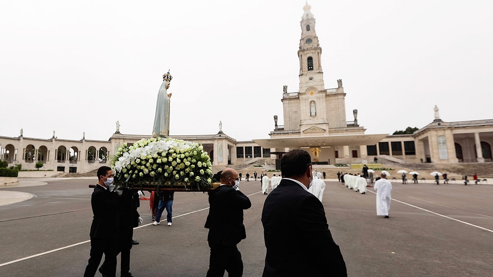 Por primera vez en 100 años, se conmemoró la aparición de la Virgen de  Fátima sin fieles